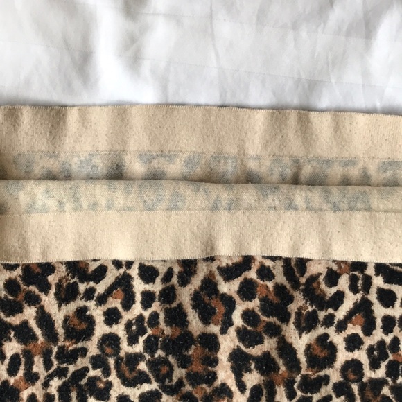 COPY - Moda International leopard print stretch dress - Picture 4 of 5